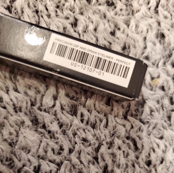 Younique Moodstruck Precision Dip & Draw Eyeliner - Picture 5 of 5